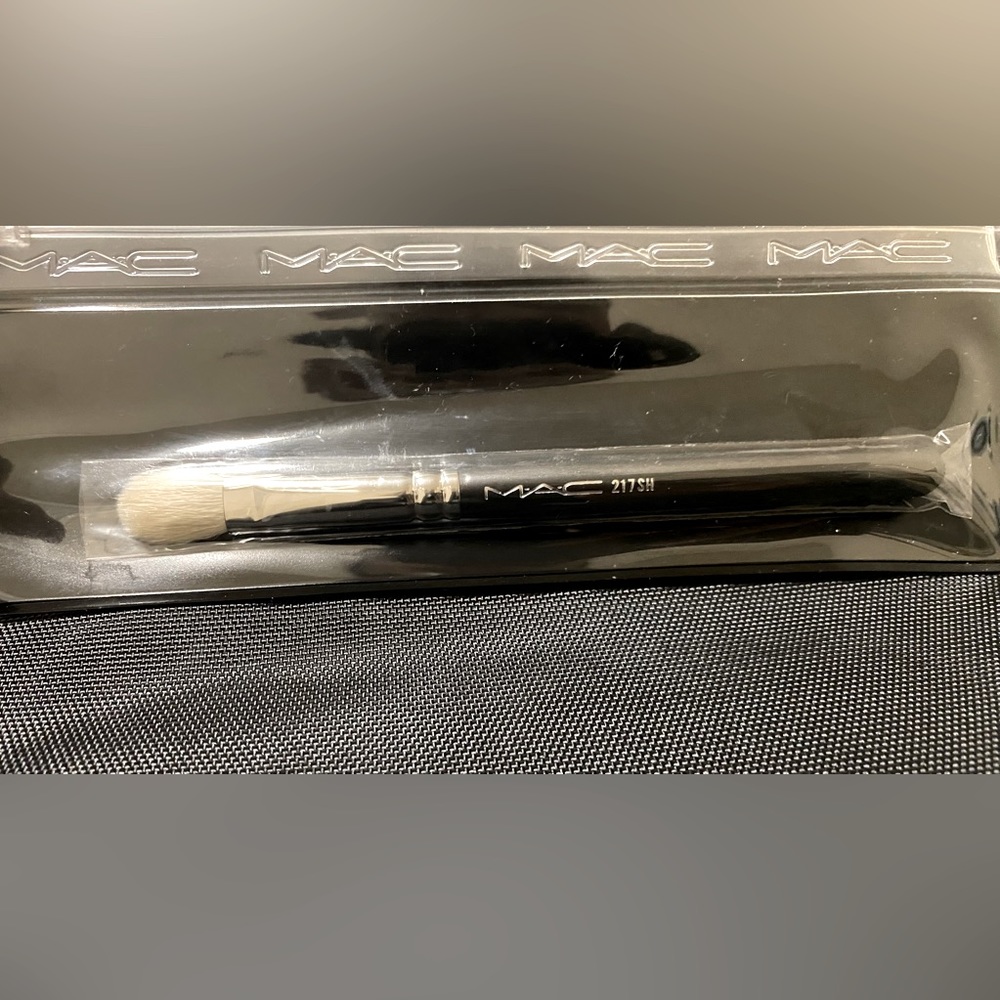 New Mac 217 original brush-natural hair-discontinued